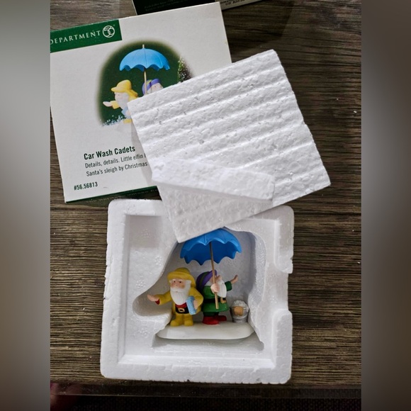 Department 56 Car Wash Cadets - Picture 4 of 7